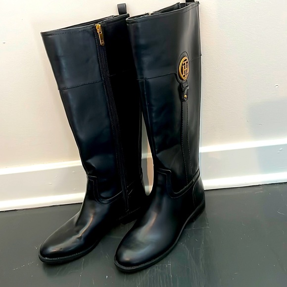 Tommy Hilfiger tall riding boot. Black. Size 6. NWOT. - Picture 1 of 5